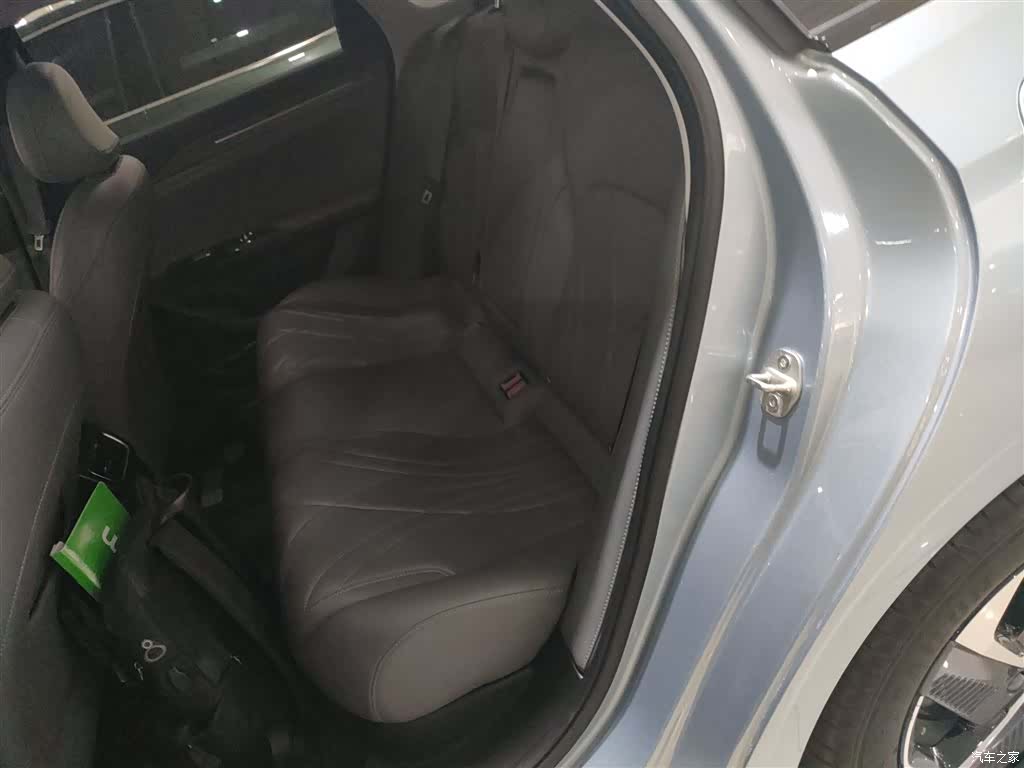 Geely Galaxy L6, 2025 13