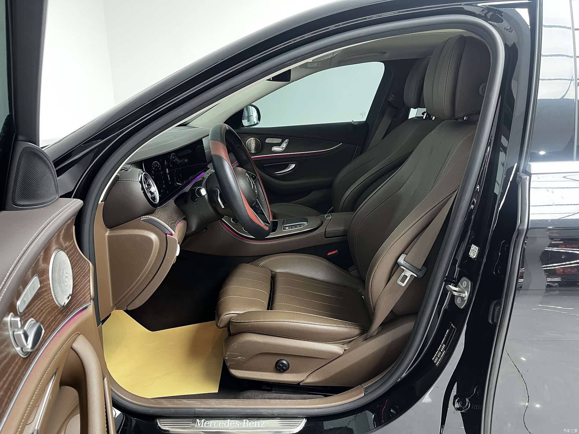 Mercedes-Benz E-Class, 2022 18
