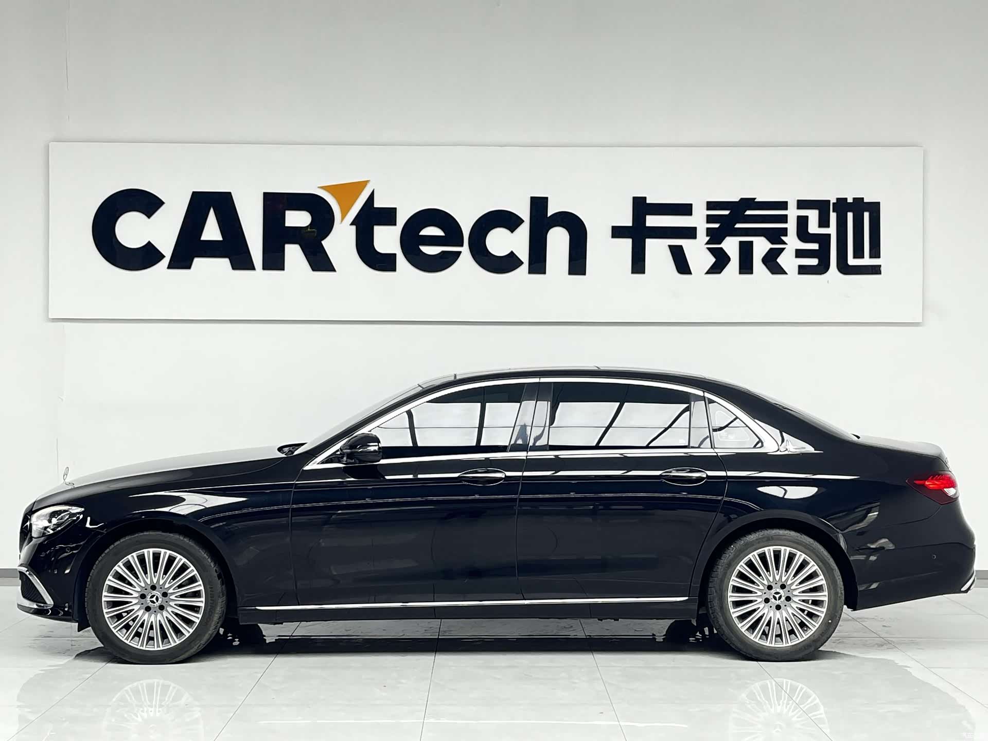 Mercedes-Benz E-Class, 2022 10
