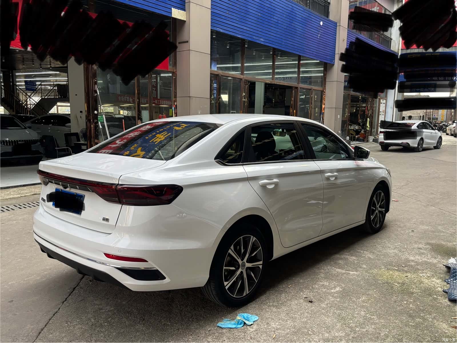 Geely Emgrand, 2022 14