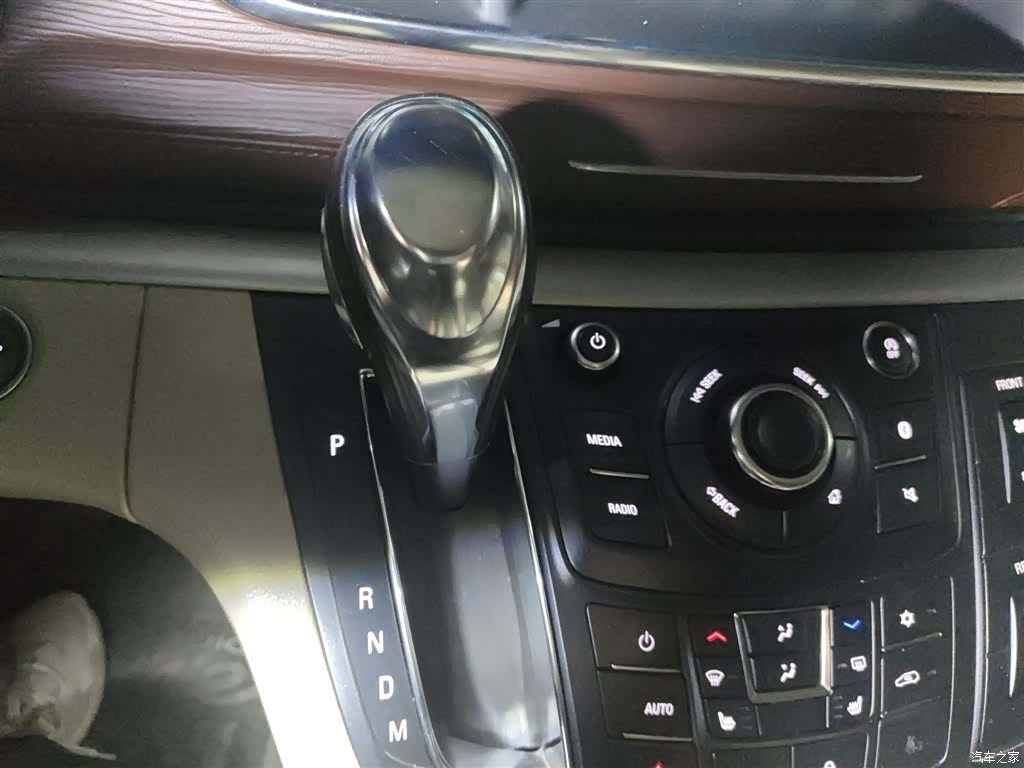 Buick GL8, 2019 7