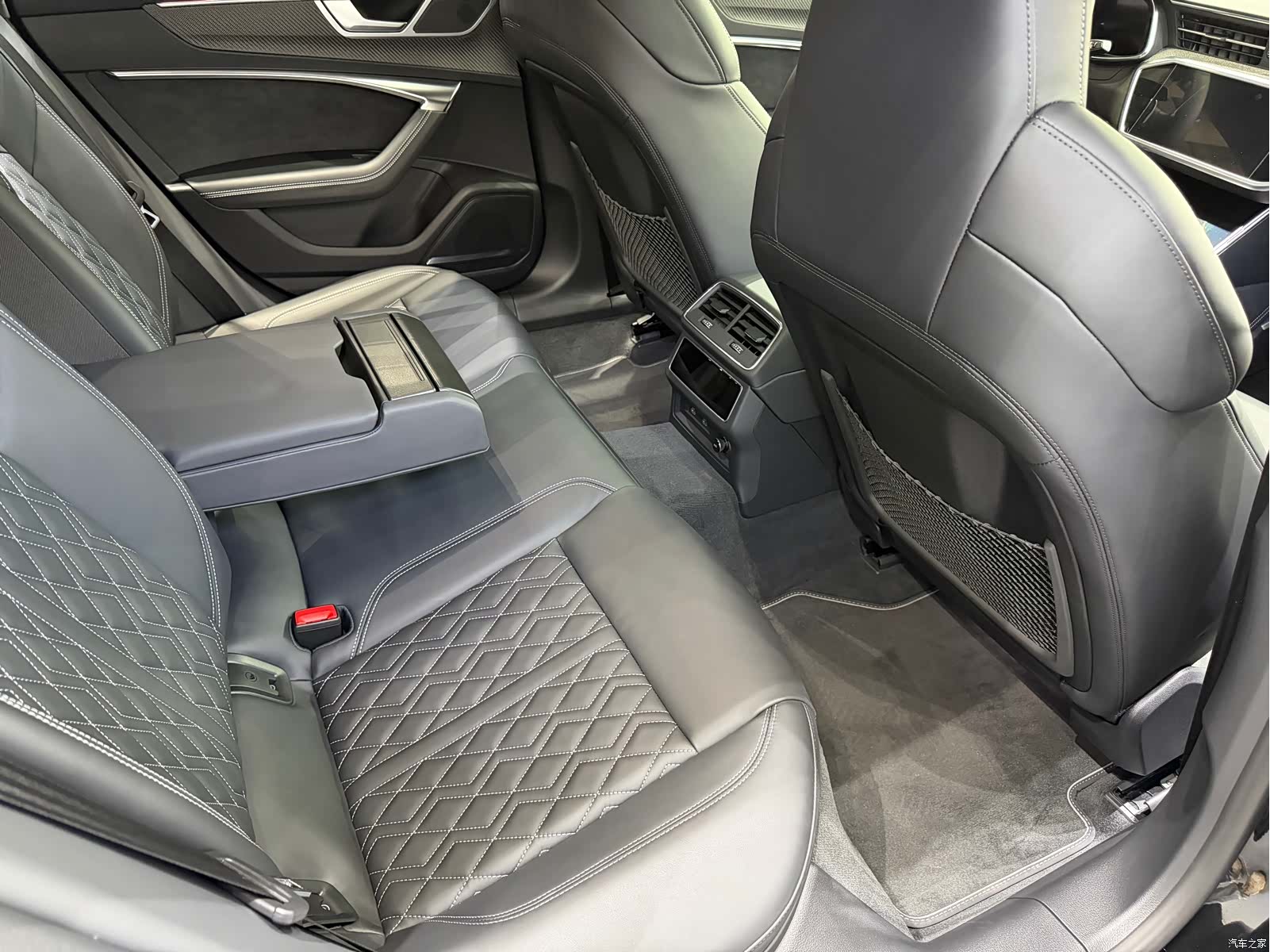 Audi A7, 2024 14