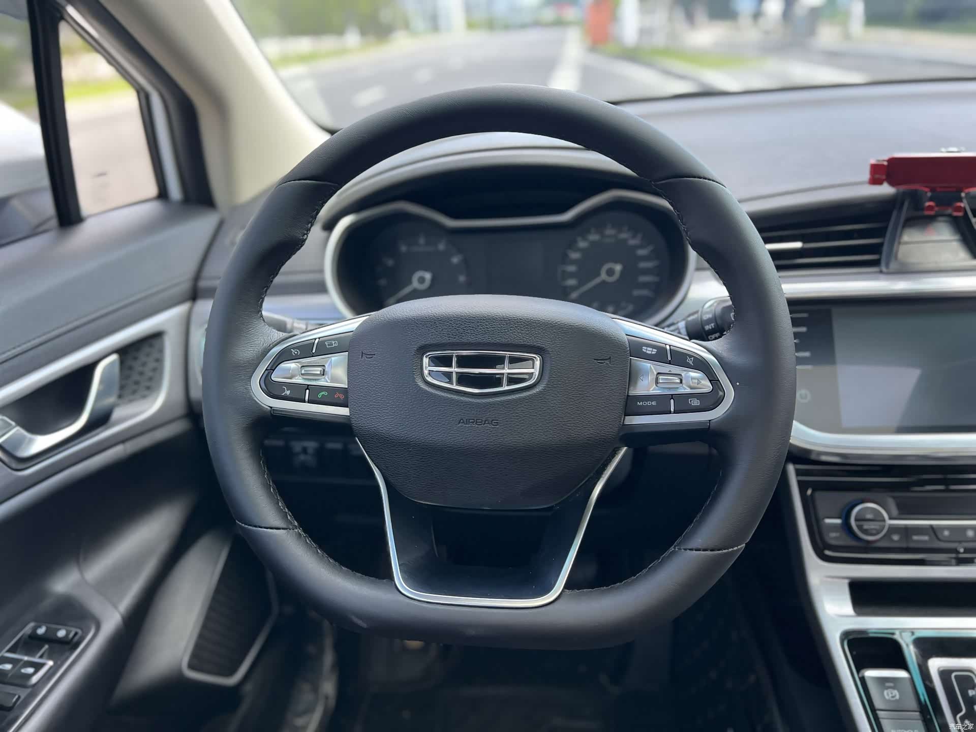 Geely Emgrand, 2019 10