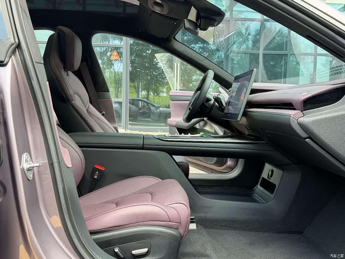 Xiaomi SU7, 2025 11