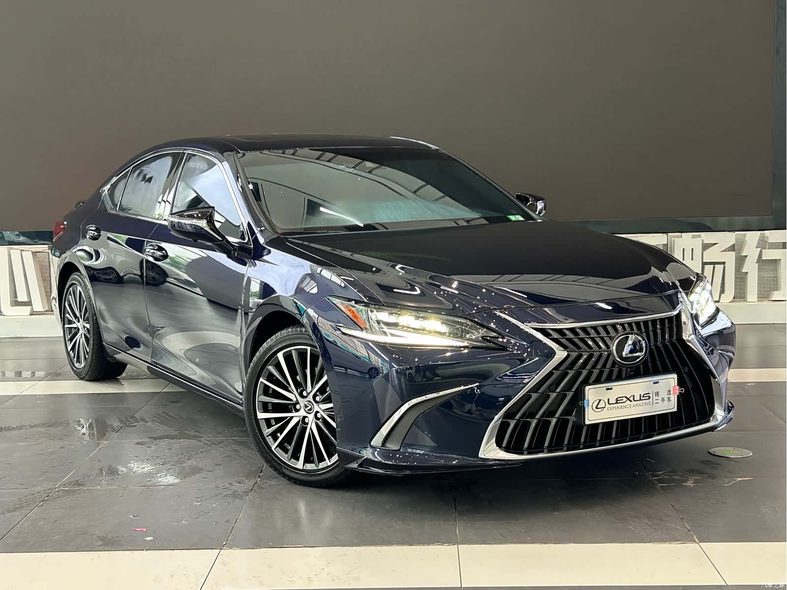 Lexus ES, 2024 3