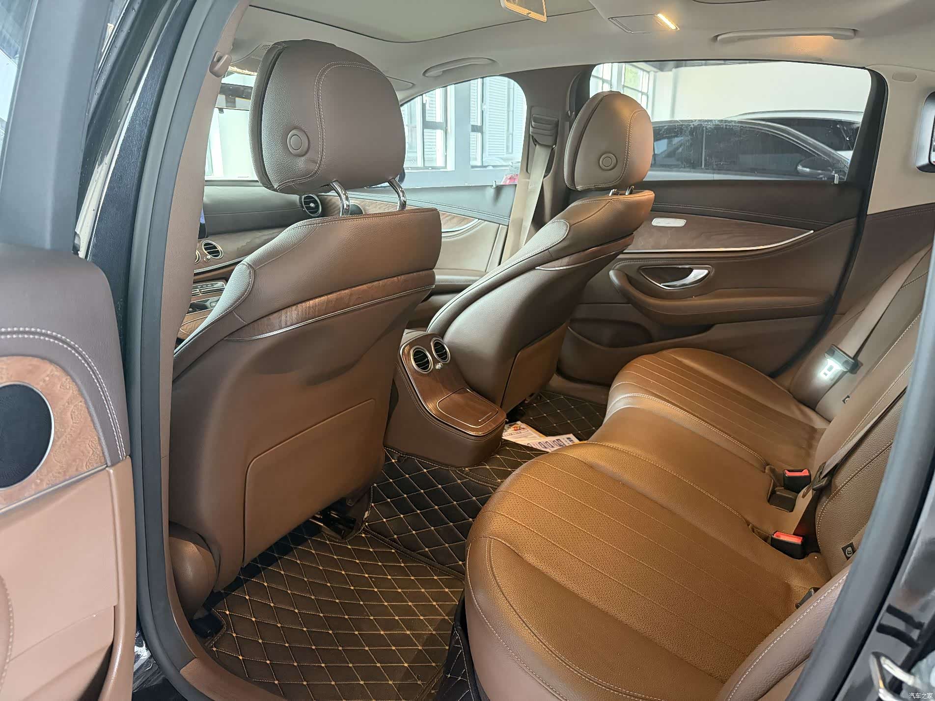 Mercedes-Benz E-Class, 2022 8