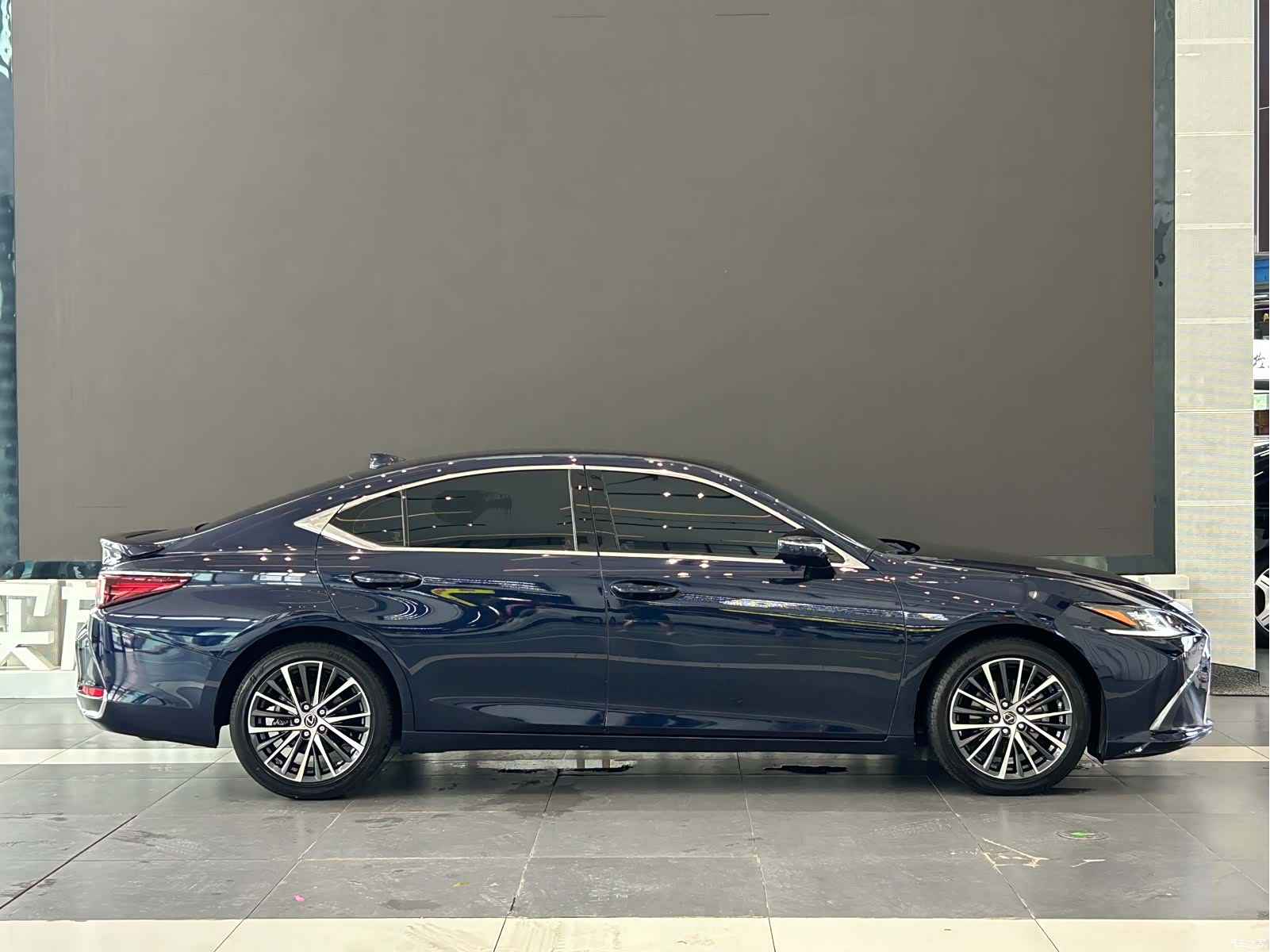 Lexus ES, 2024 7