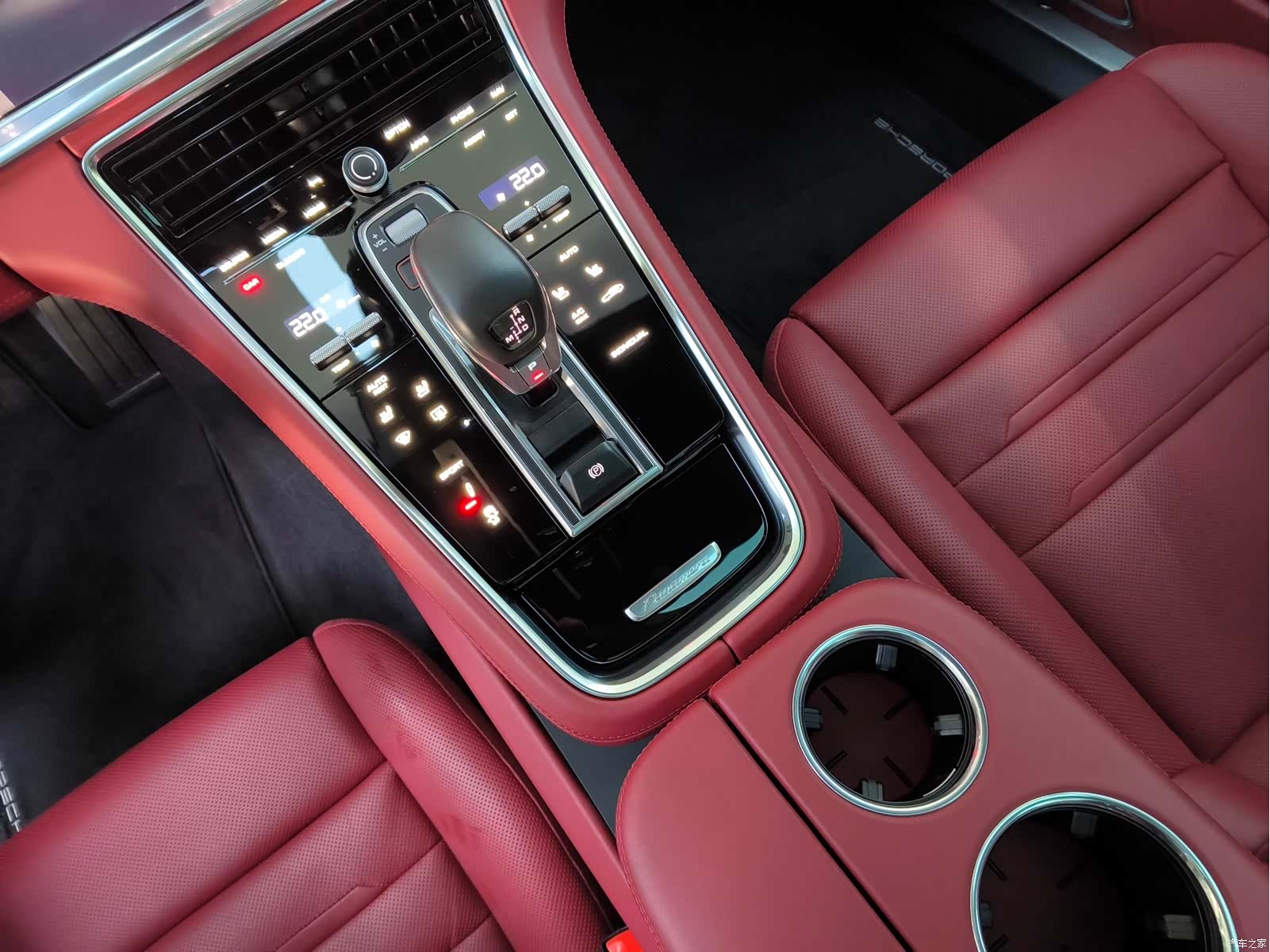 Porsche Panamera, 2021 11