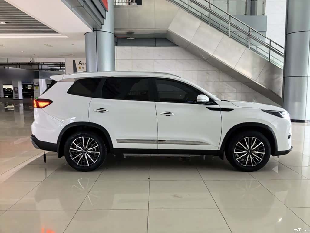 Chery Tiggo 8, 2025 4