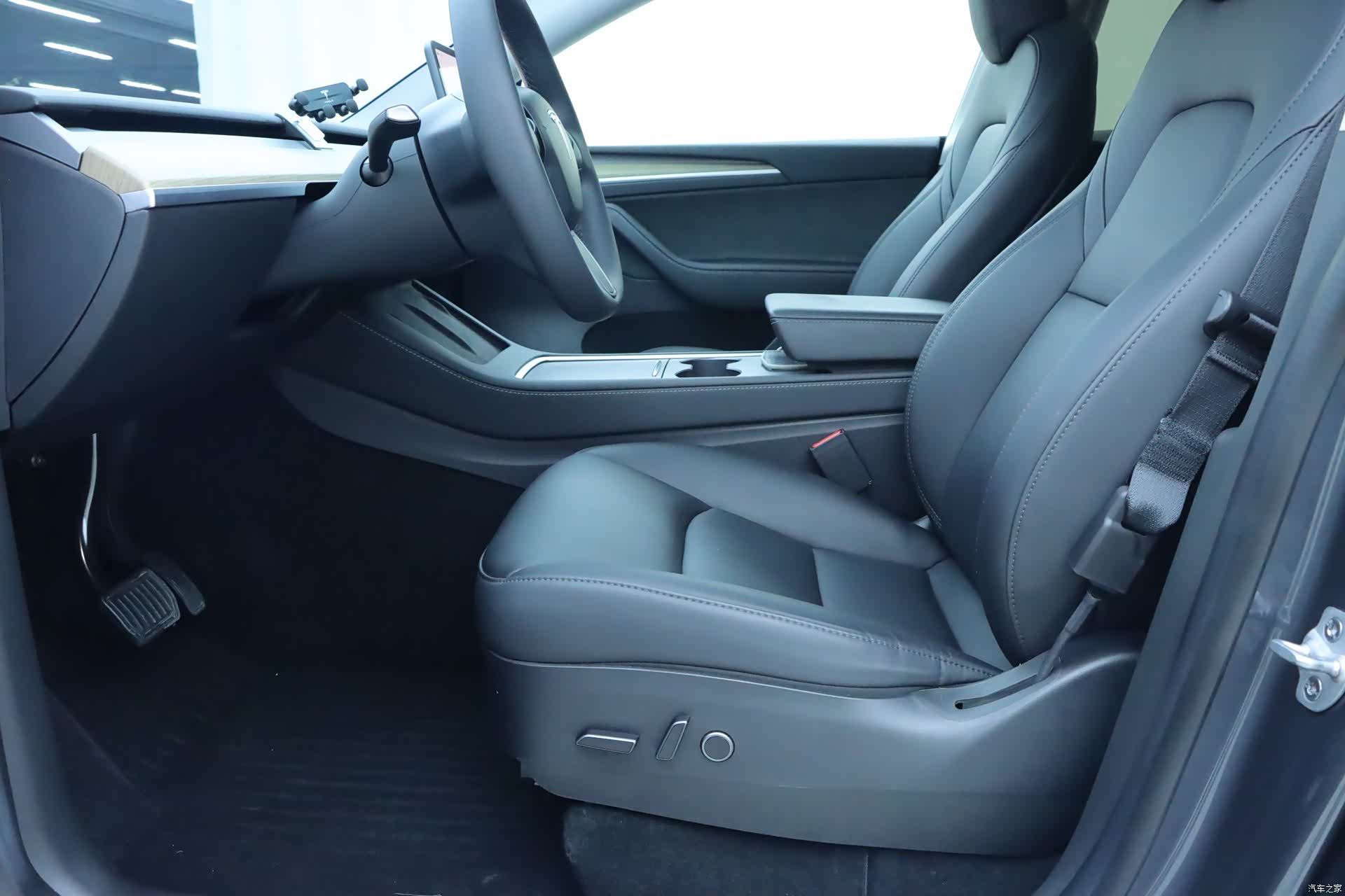 Tesla Model Y, 2023 все фото