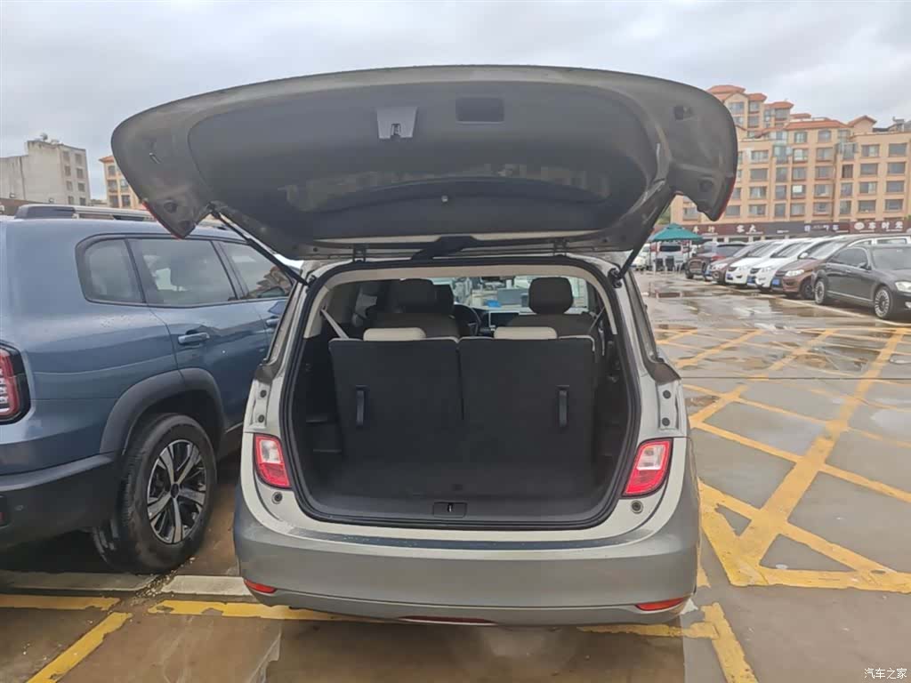Buick GL6, 2021 19