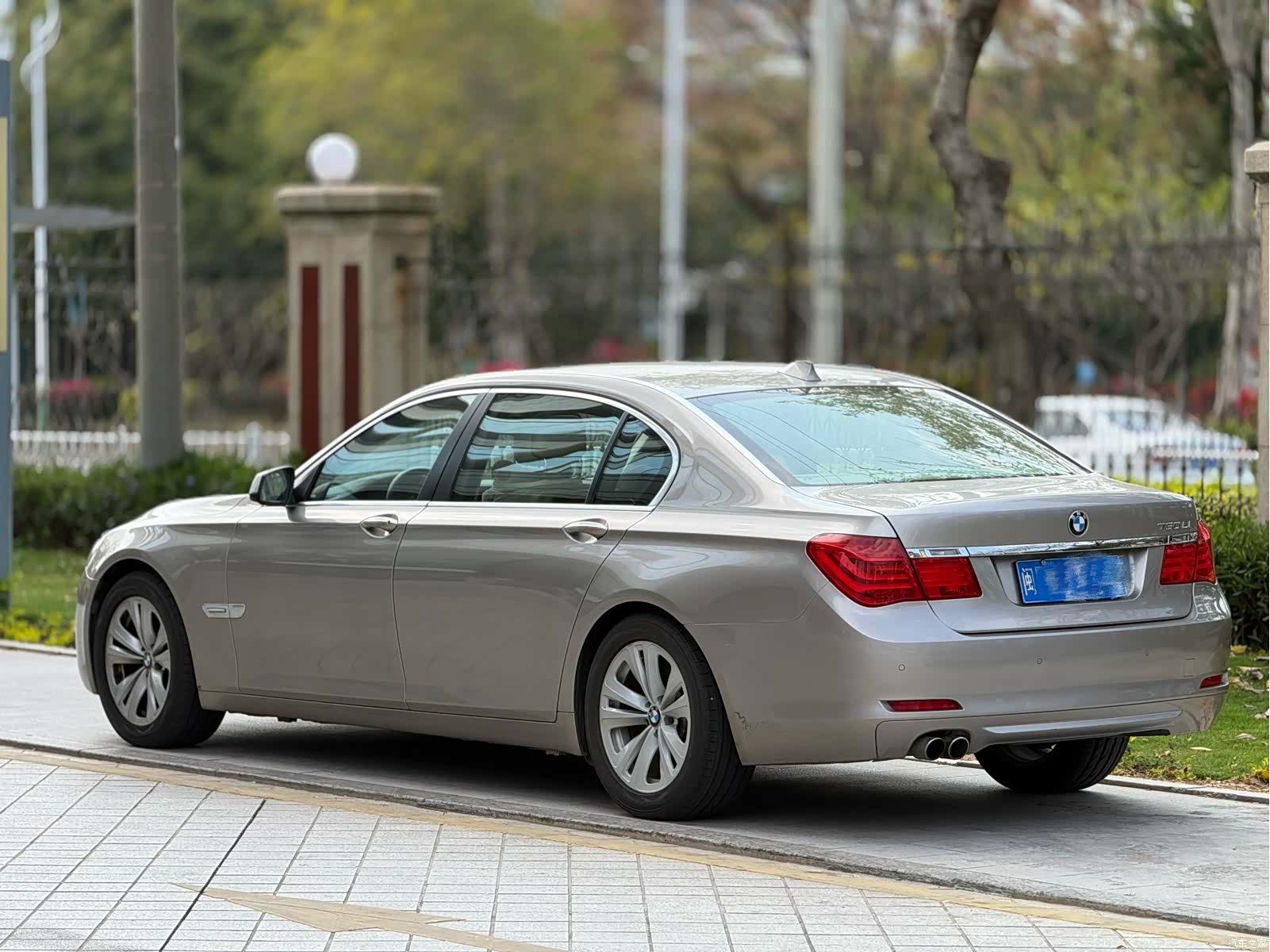 BMW 7 Series, 2011 6