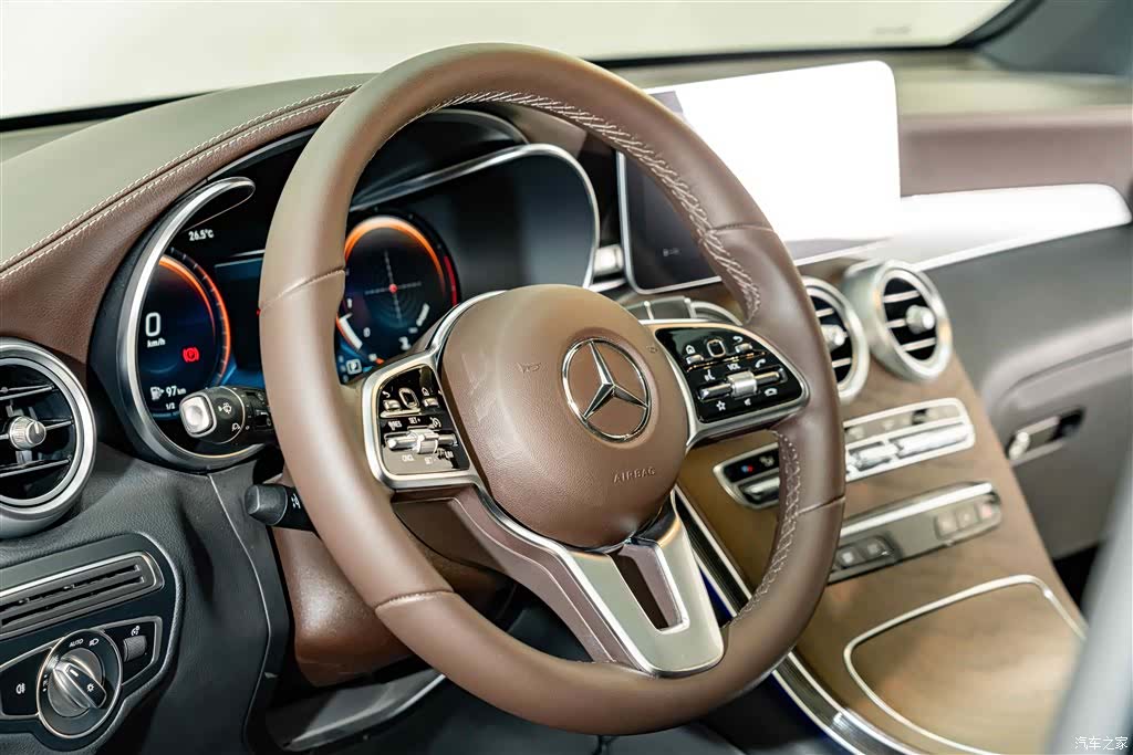 Mercedes-Benz GLC, 2023 10