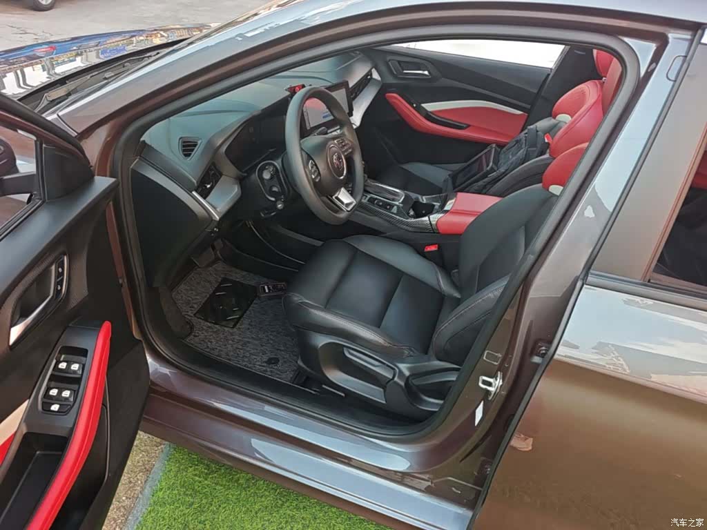 MG MG5, 2023 15