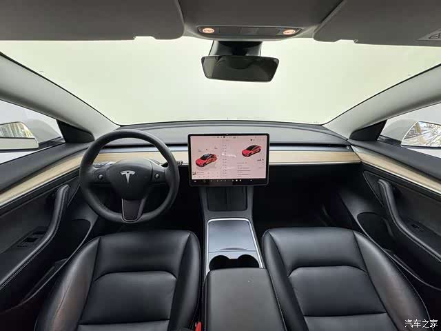 Tesla Model 3, 2023 13