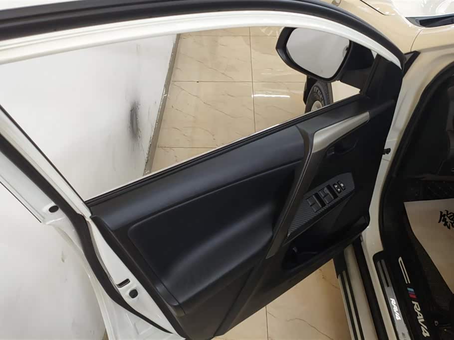 Toyota RAV4 Rongfang