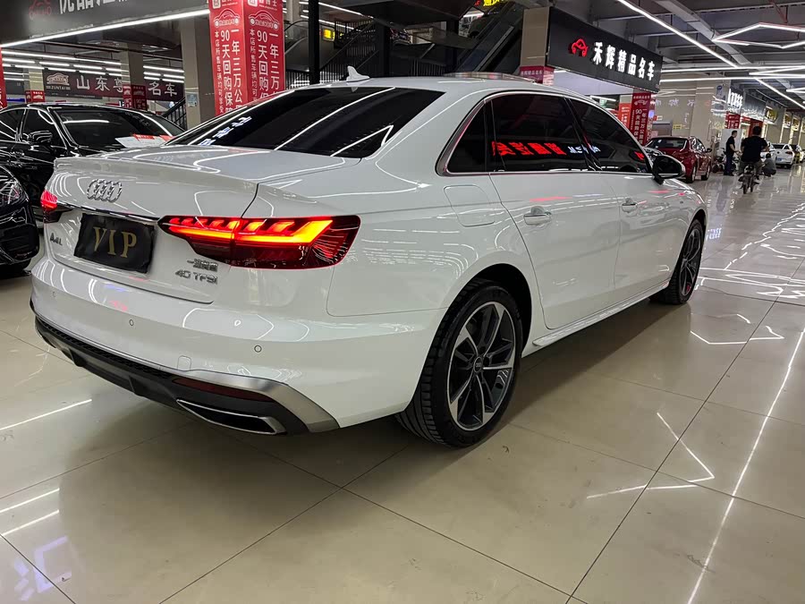 Audi A4L 2023, фото 12