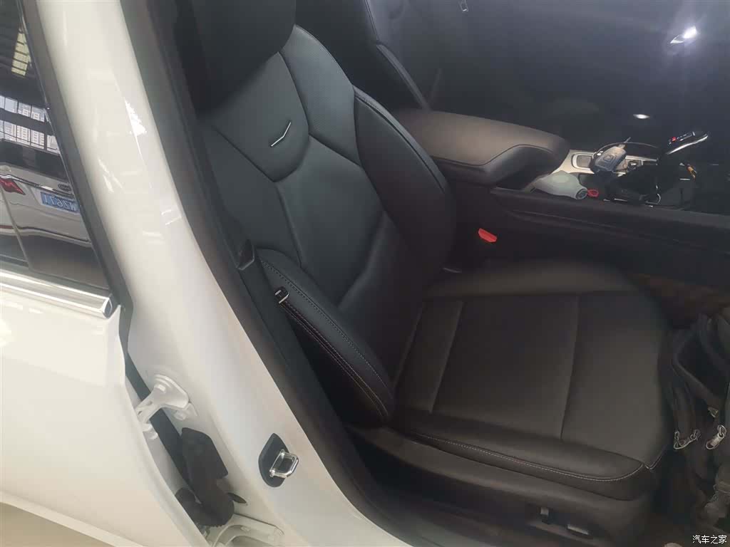 Cadillac CT5, 2022 25