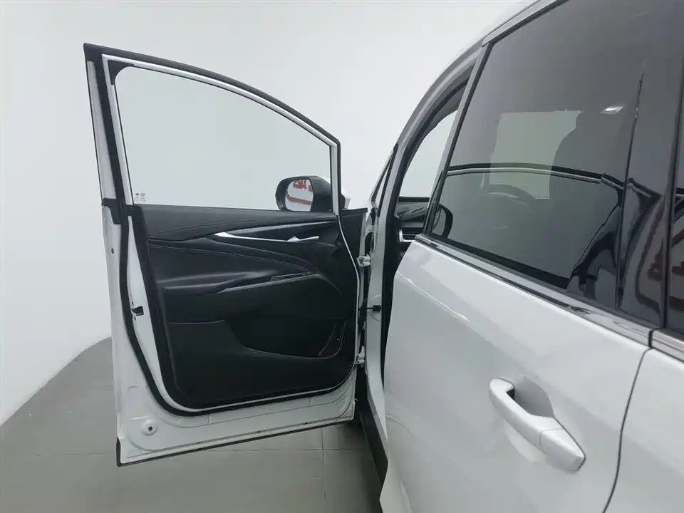 MAXUS Chase G50