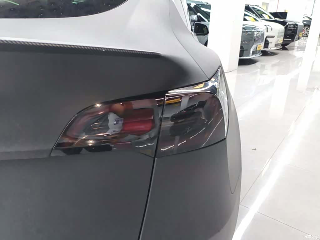 Tesla Model Y, 2022 24