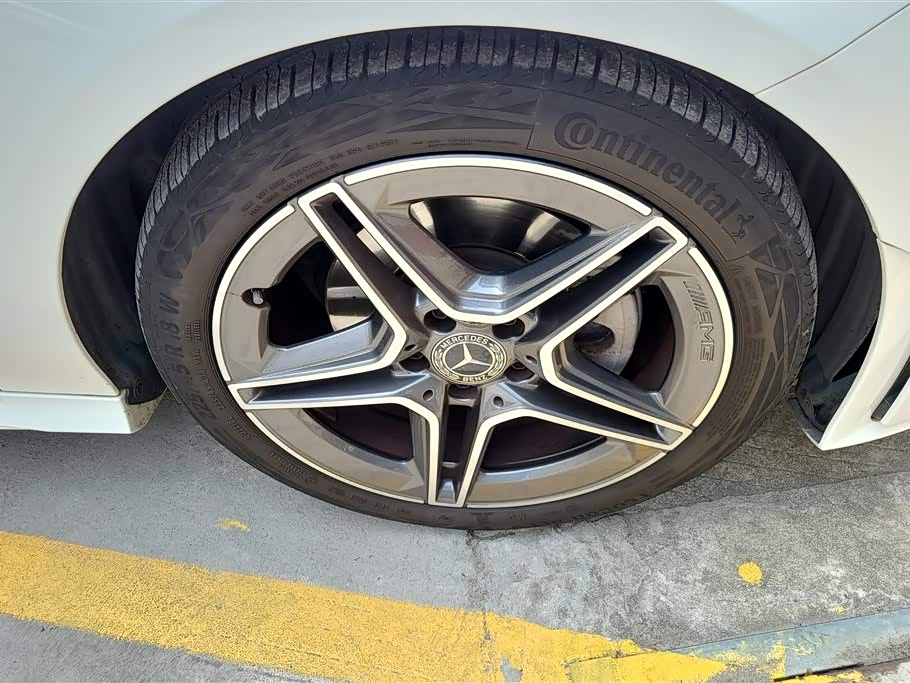 Mercedes-Benz CLA