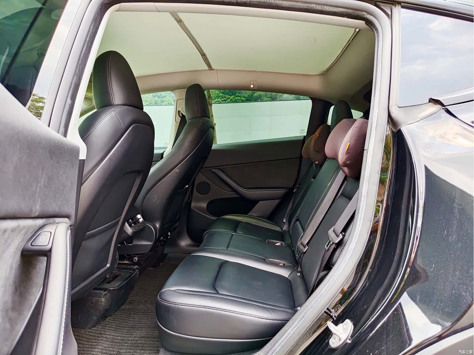 Tesla Model Y, 2023 6
