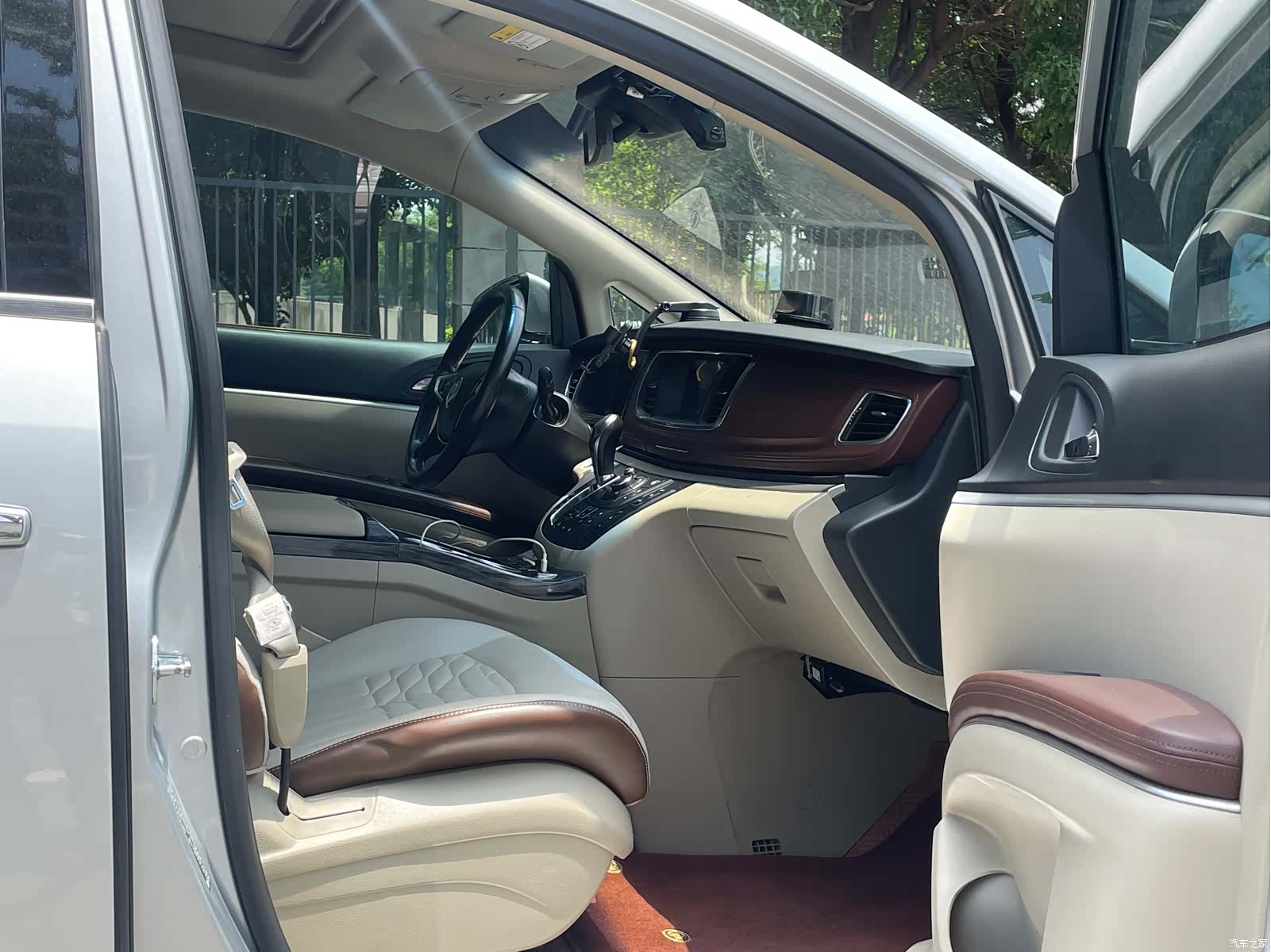 Buick GL8, 2019 10