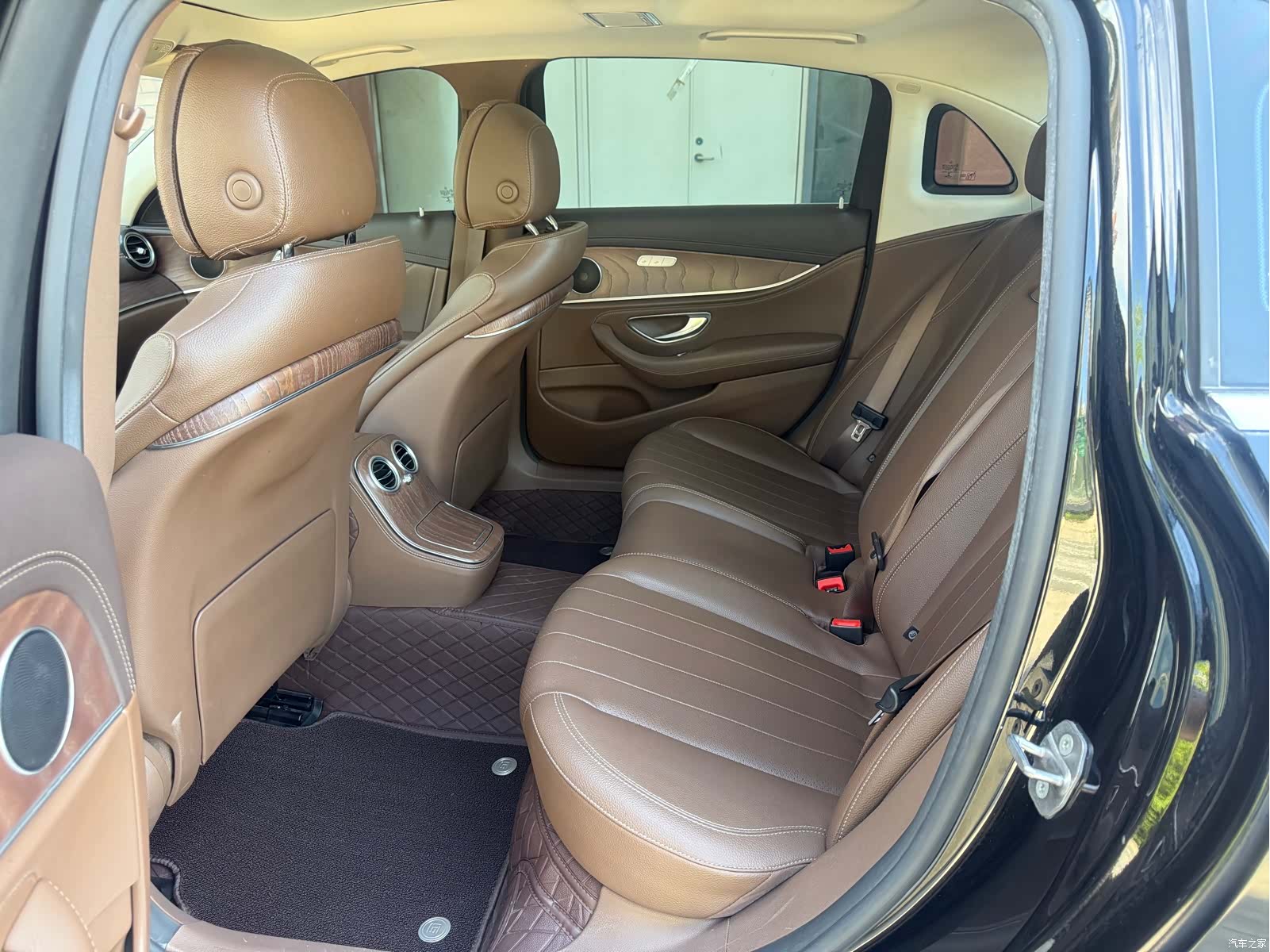 Mercedes-Benz E-Class, 2022 все фото