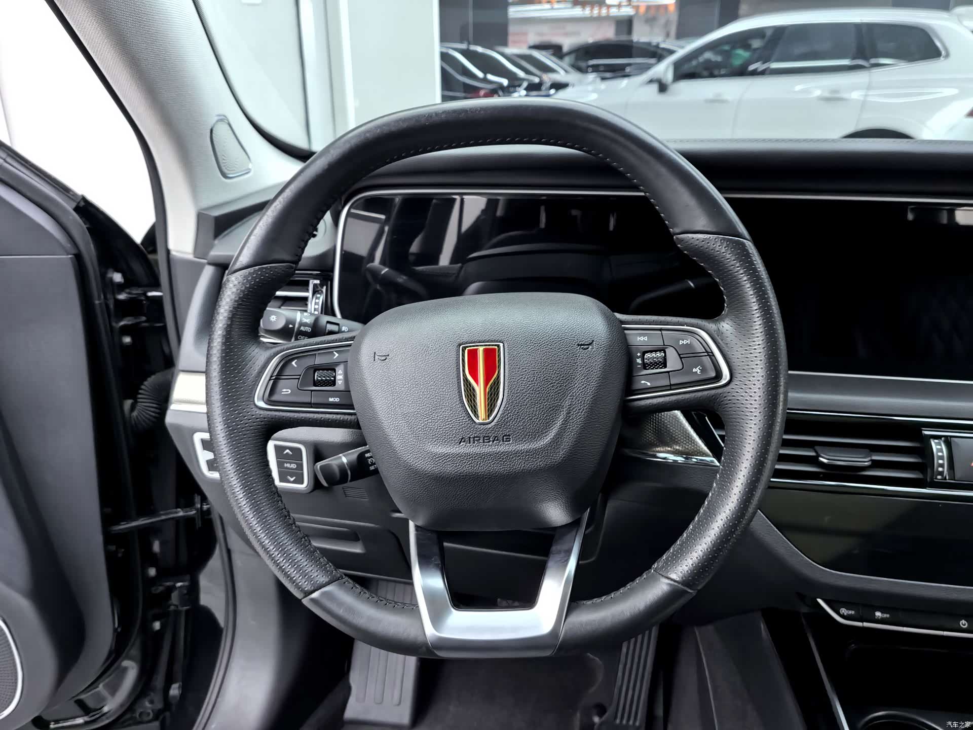 Hongqi HS5, 2022 6