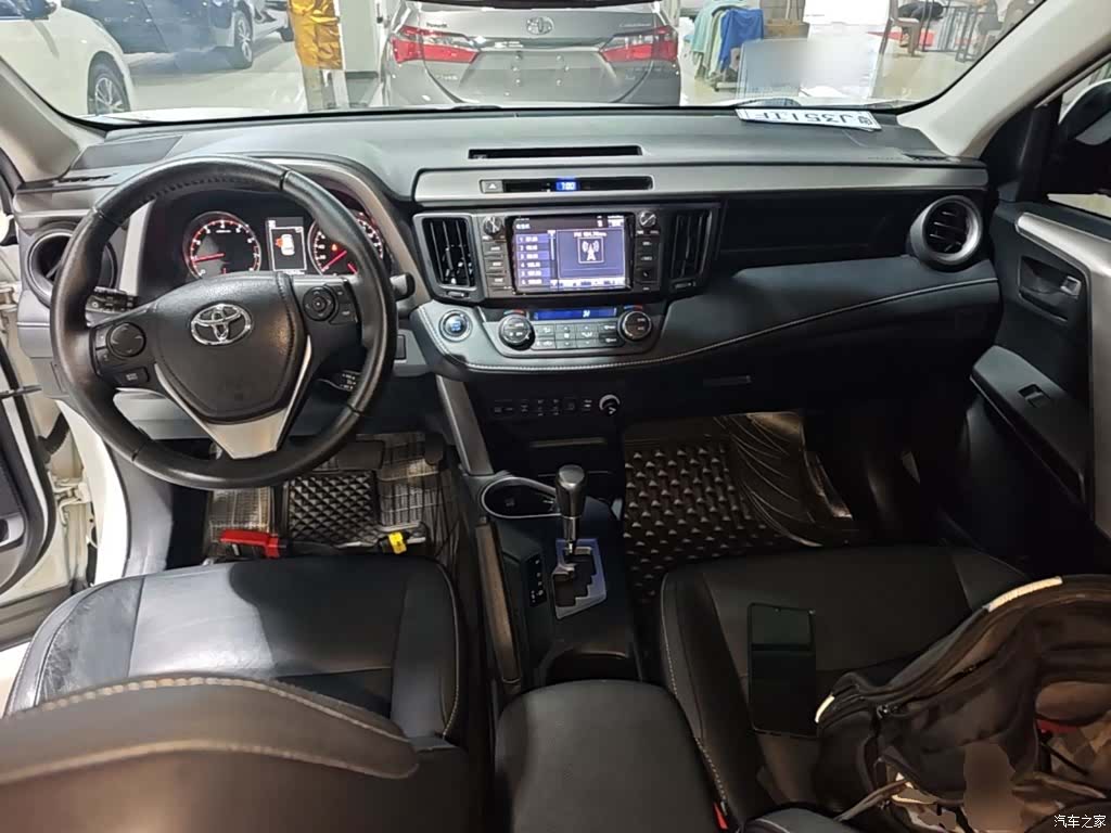 Toyota RAV4, 2017 10
