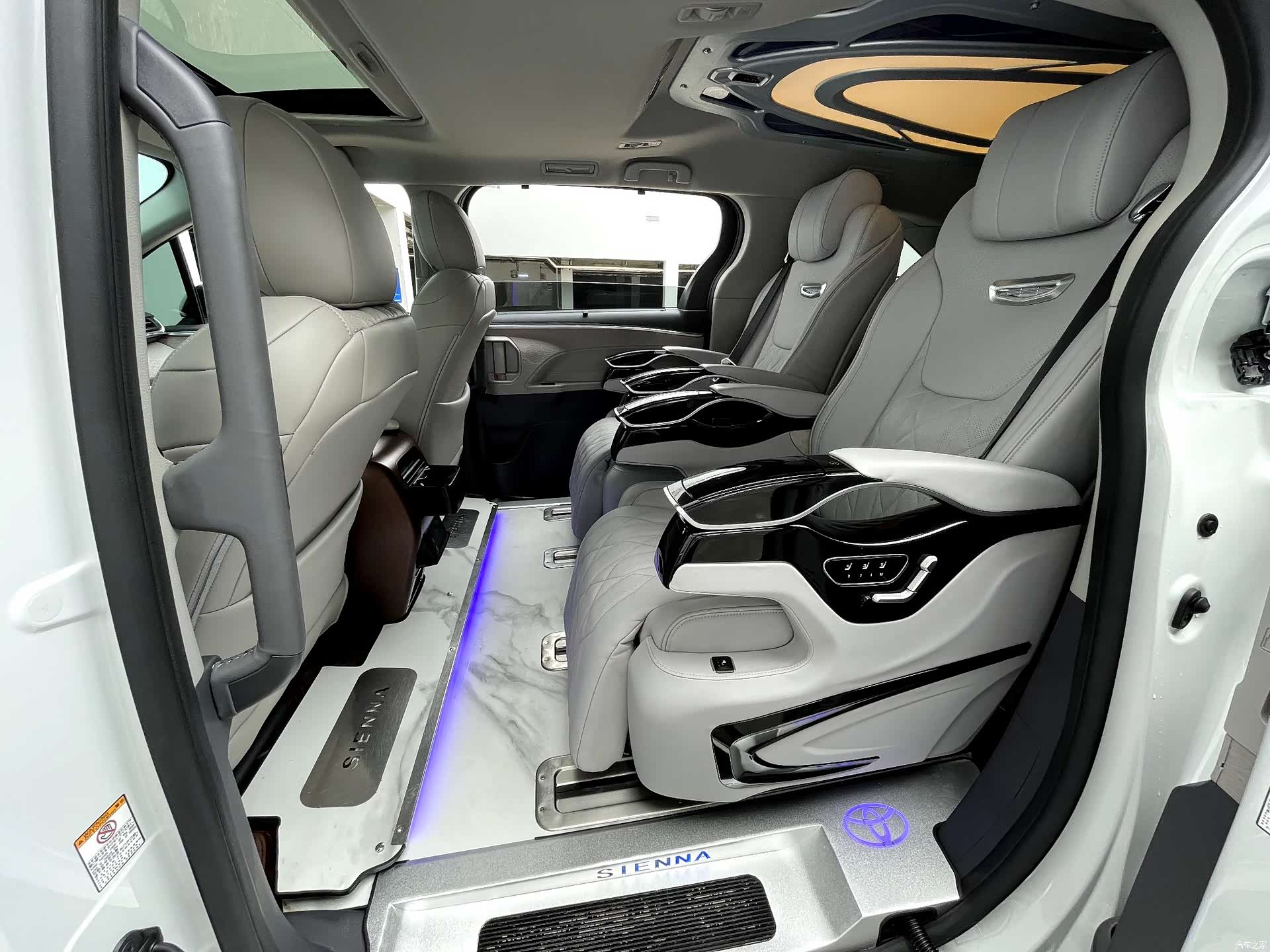 Toyota Sienna, 2022 8