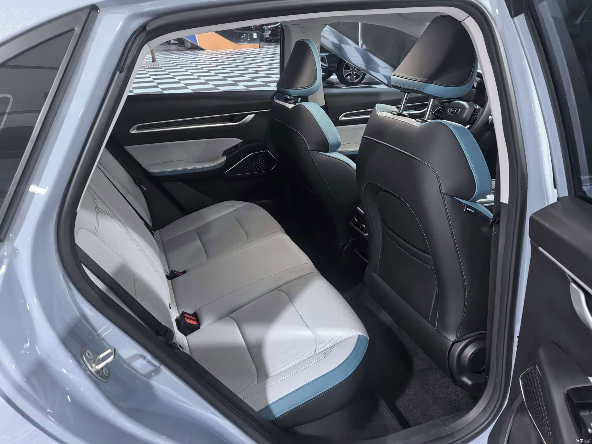 Geely Emgrand, 2024 19