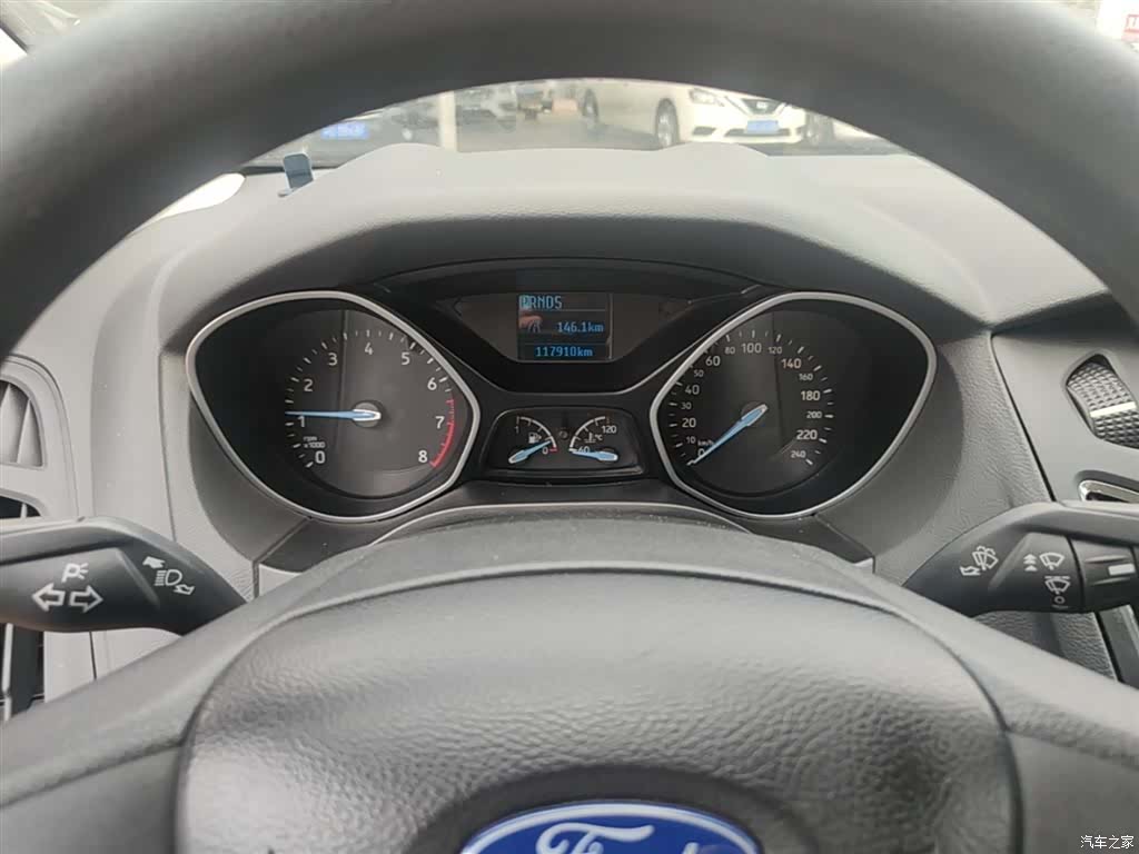 Ford Focus, 2015 12
