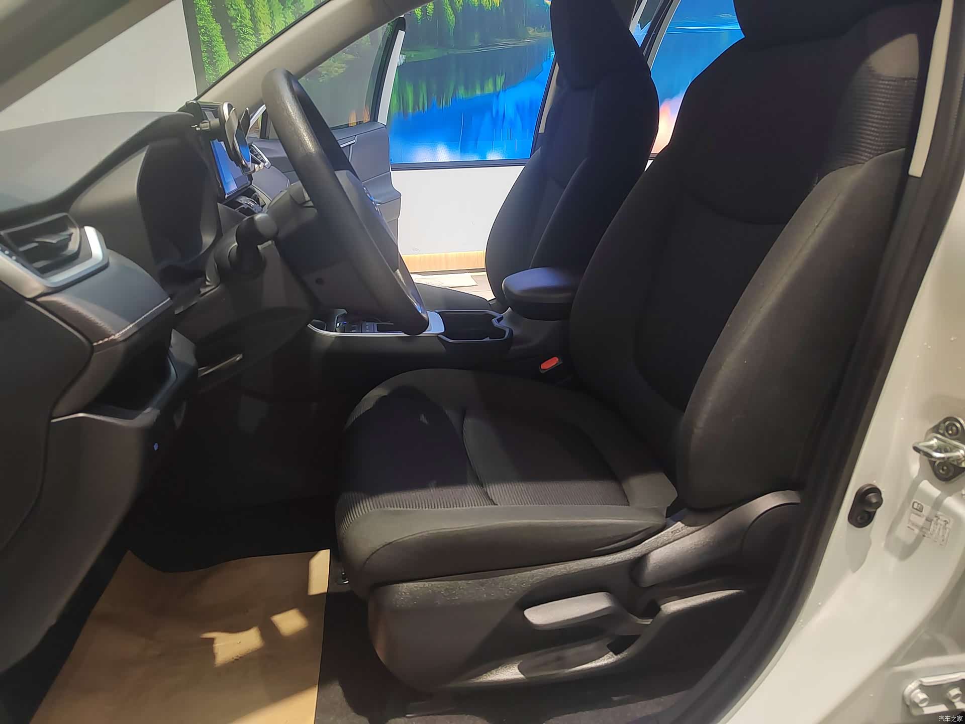 Toyota RAV4, 2022 17