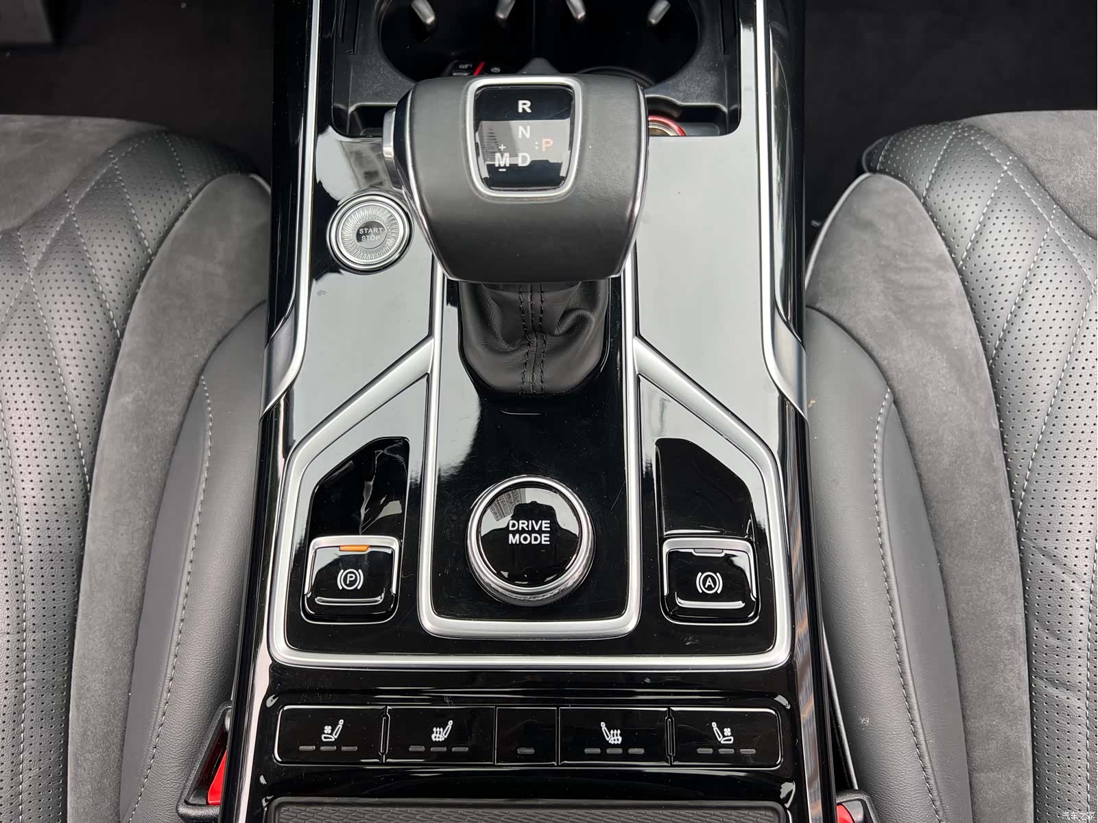 Hongqi HS5, 2023 17