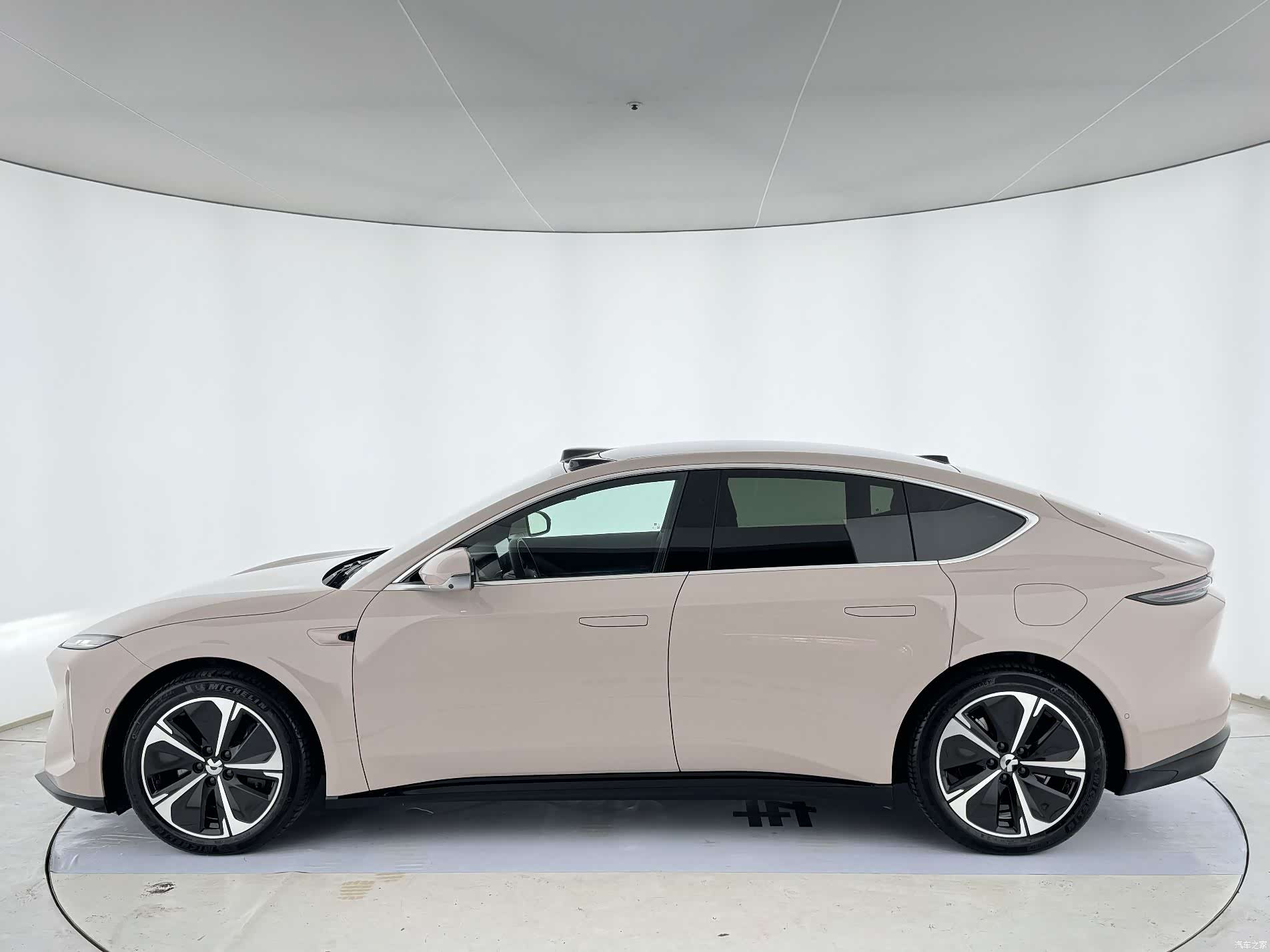 NIO ET5, 2025 4
