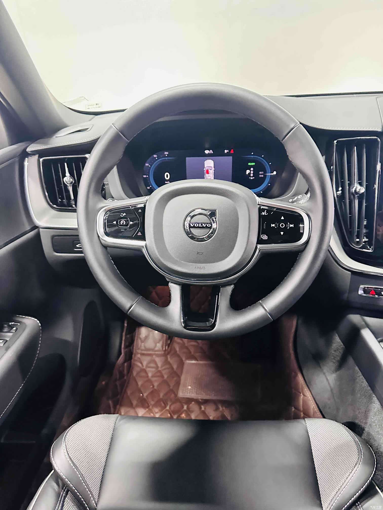 Volvo XC60, 2025 14