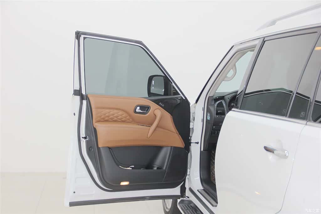 Infiniti QX80, 2020 все фото