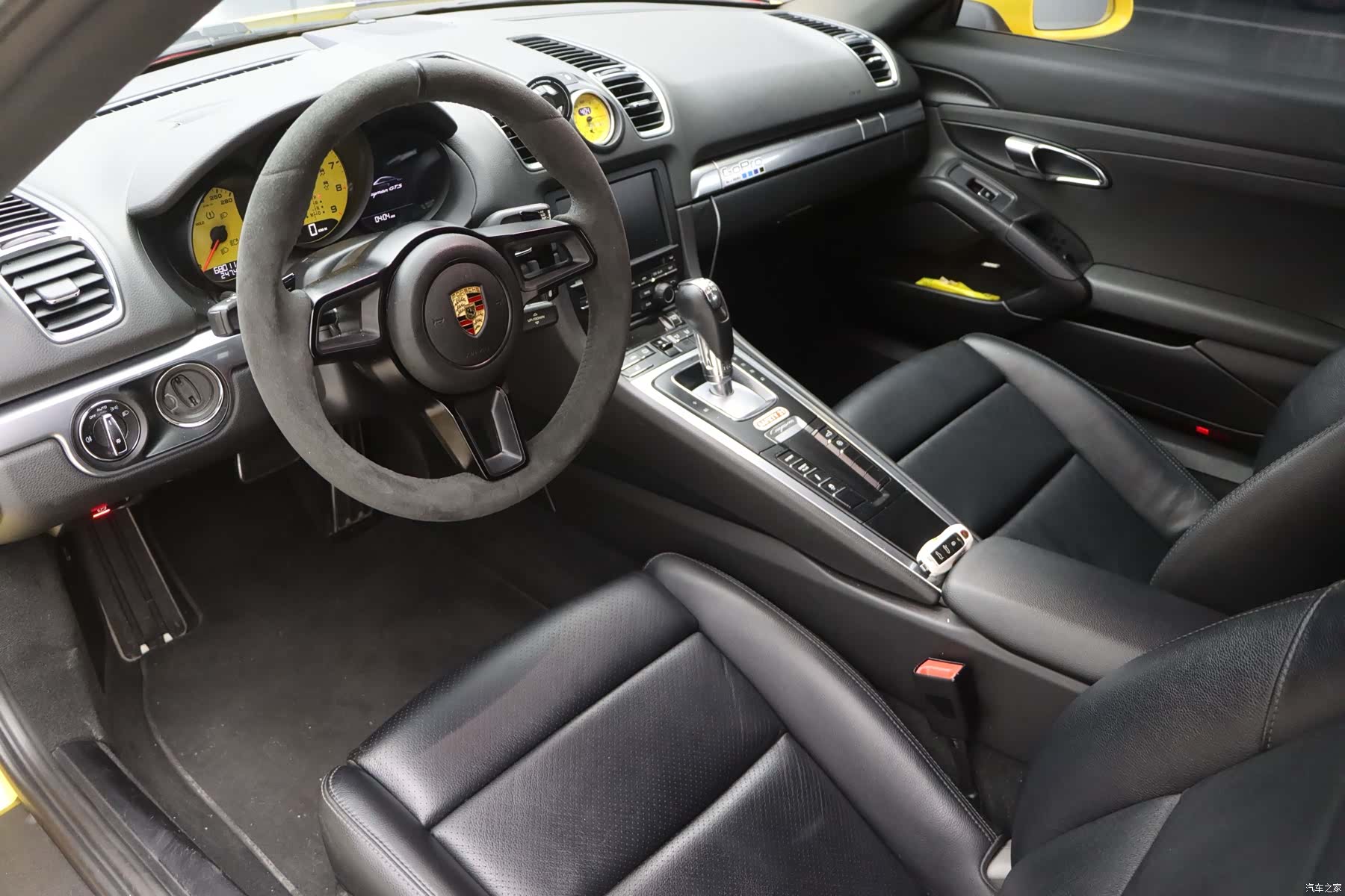 Porsche Cayman, 2015 11