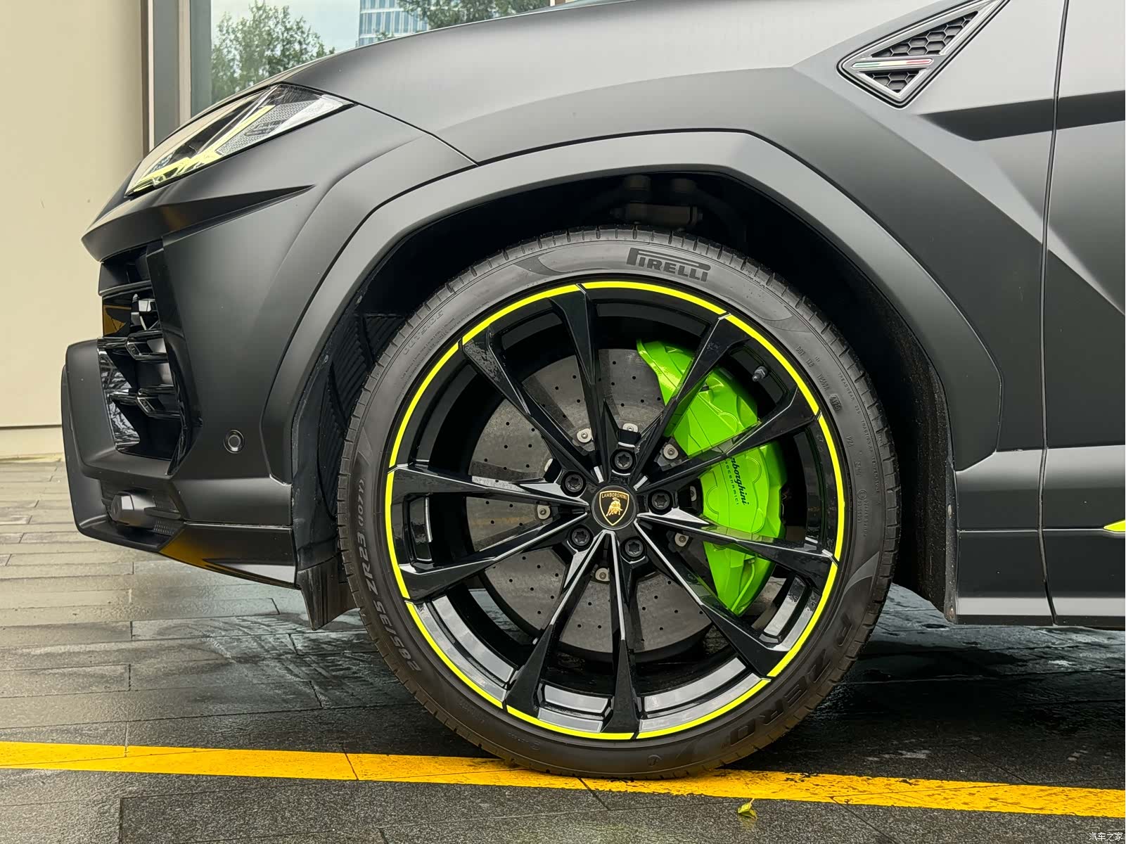 Lamborghini Urus, 2022 10