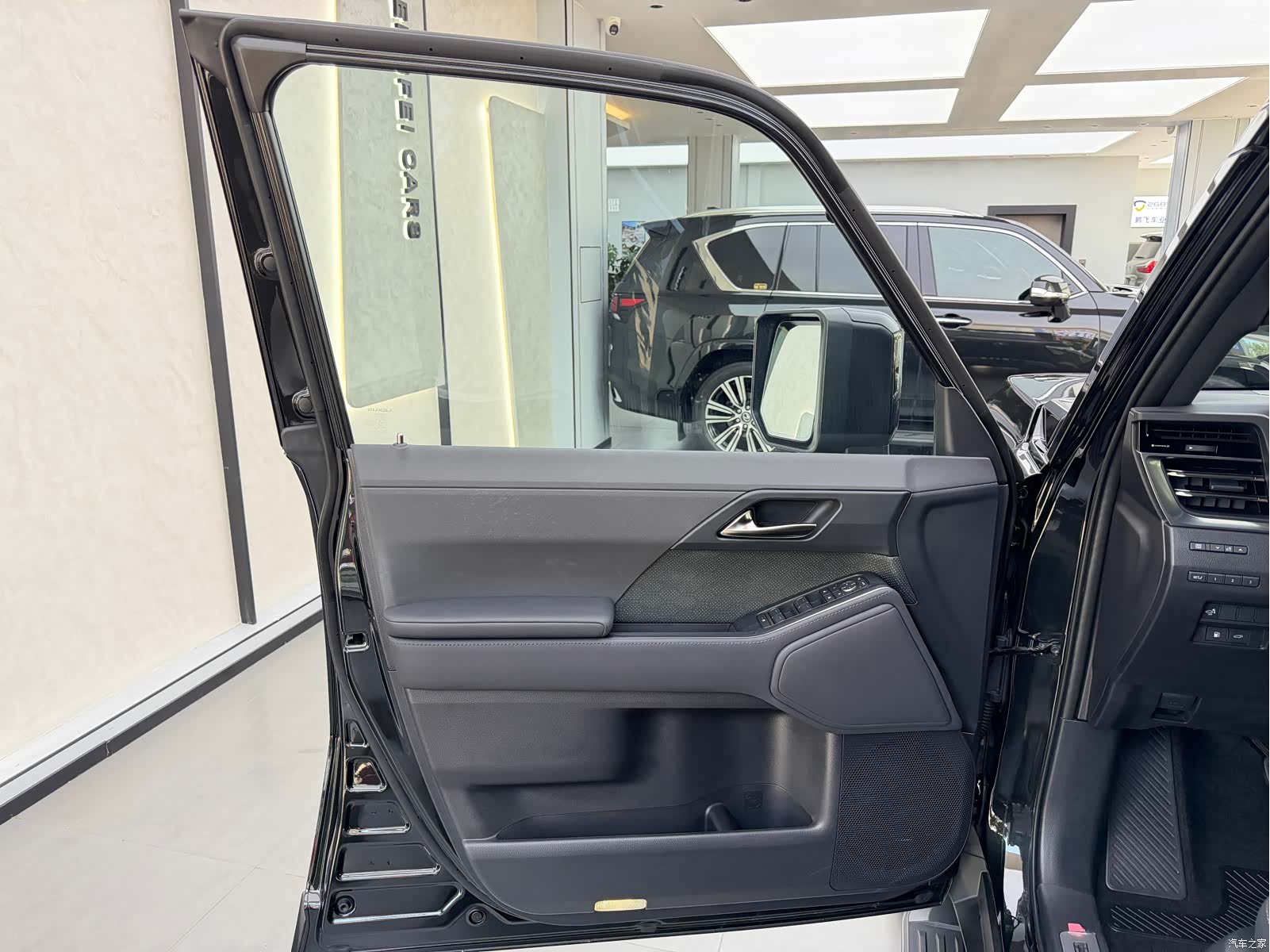 Lexus GX, 2025 21