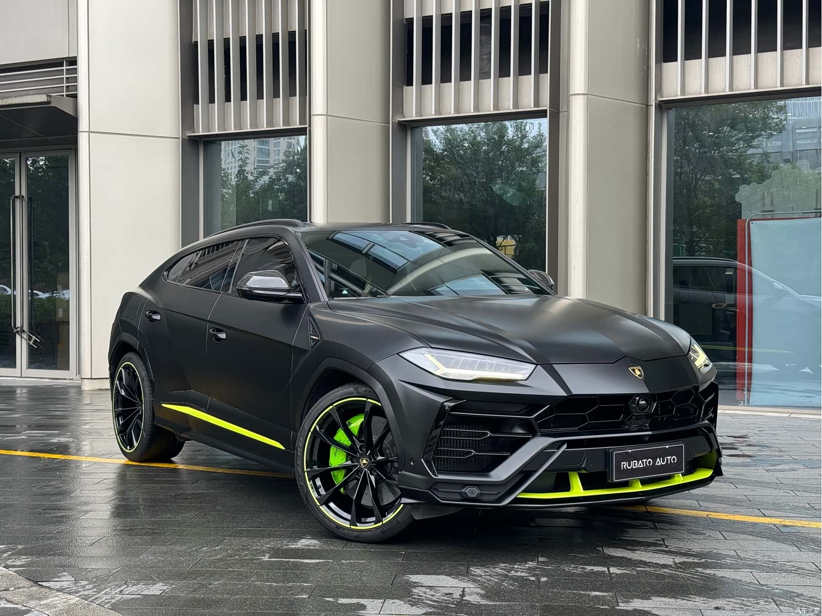 Lamborghini Urus, 2022 2