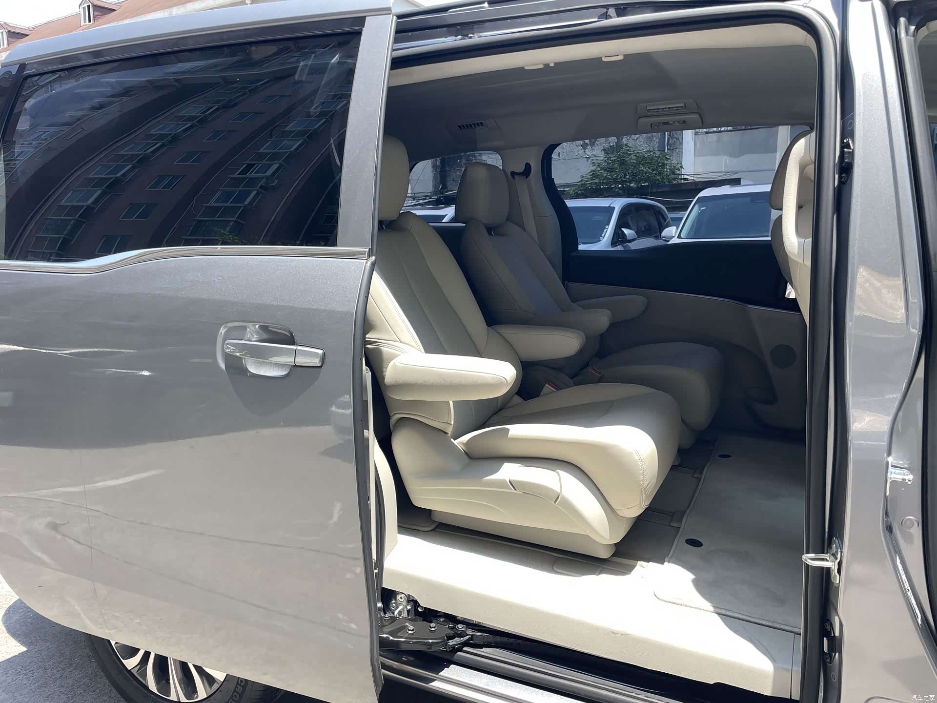 Buick GL8, 2021 9