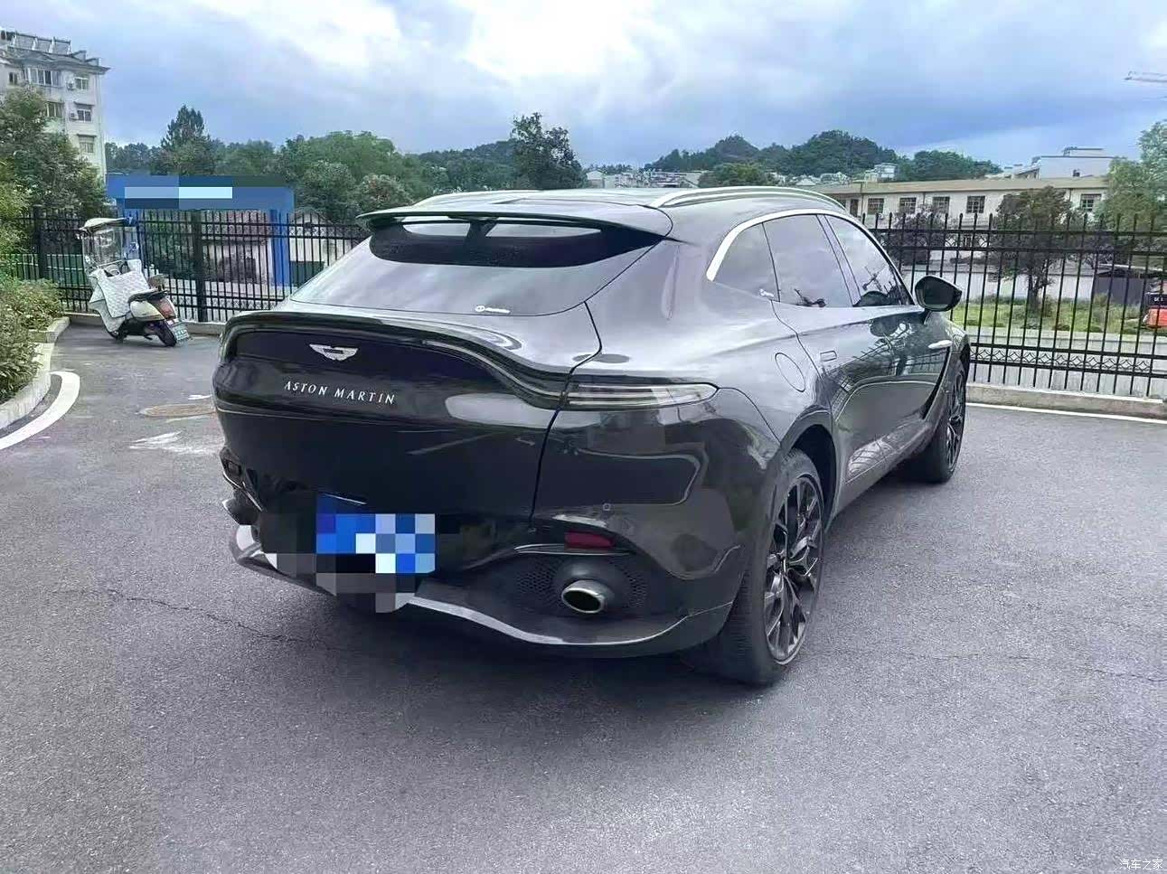 Aston Martin DBX, 2022 6