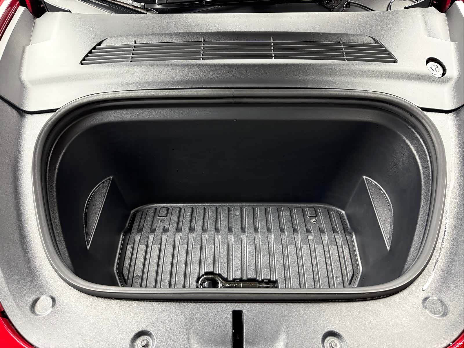Tesla Model Y, 2023 16