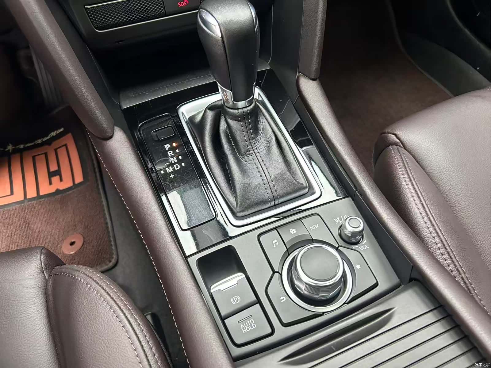 Mazda CX-4, 2023 15