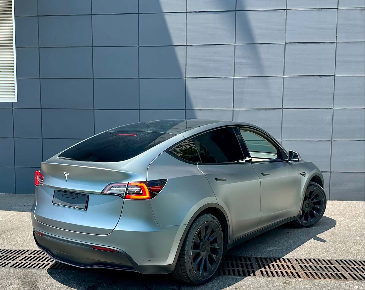 Tesla Model Y, 2021 12