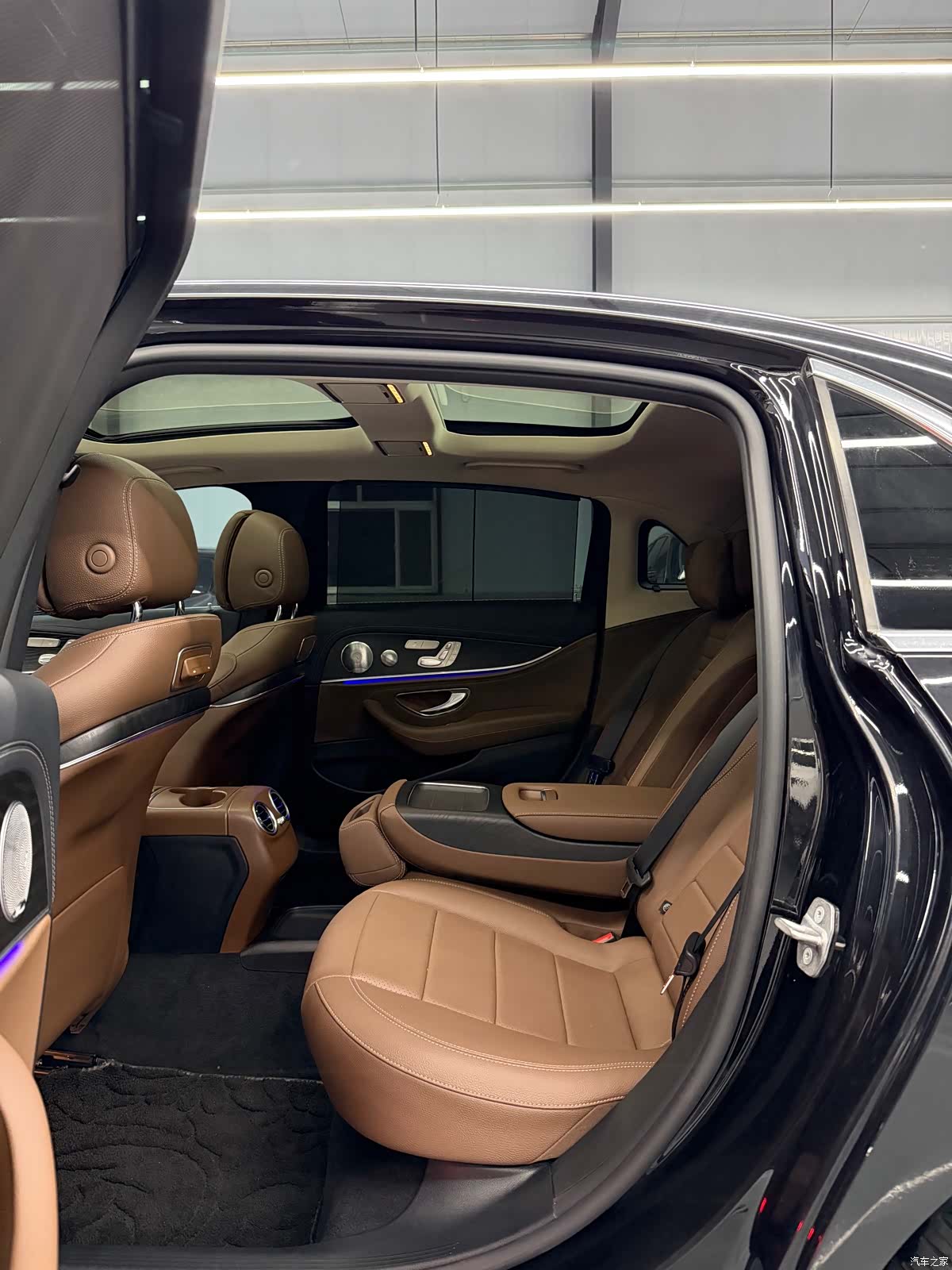 Mercedes-Benz E-Class, 2019 4