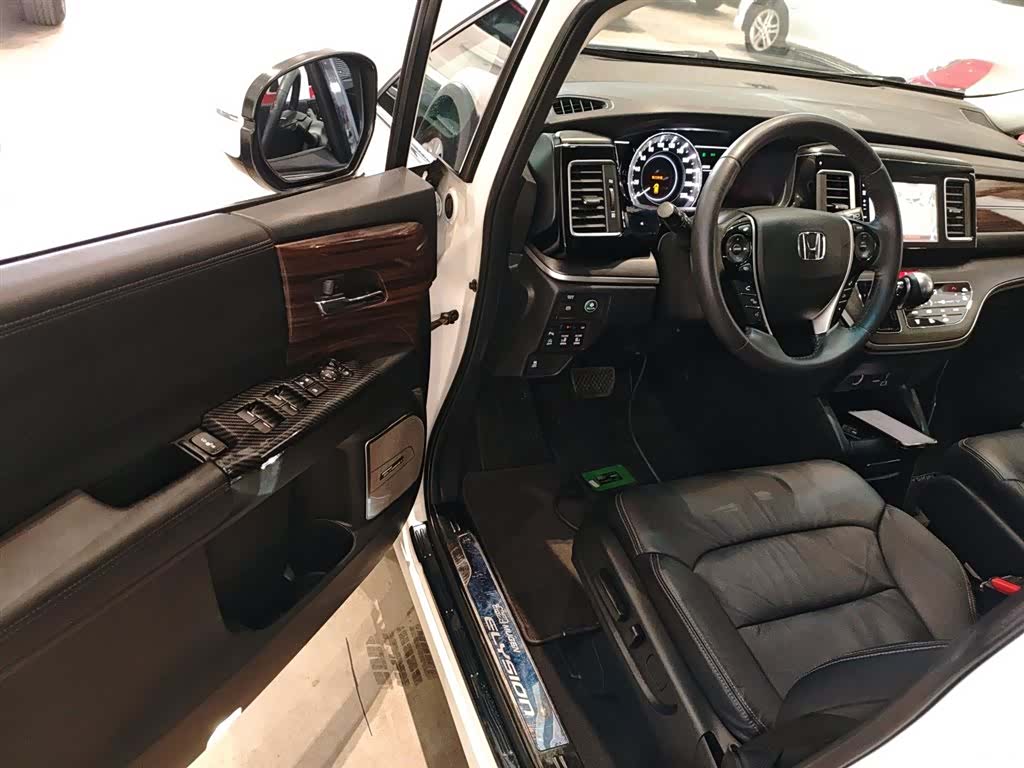 Honda Elysion, 2018 10