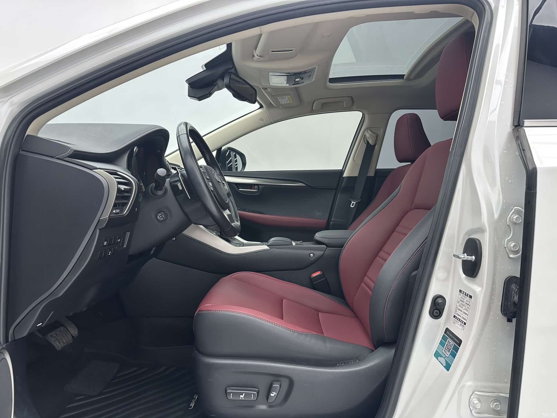 Lexus NX, 2020 все фото